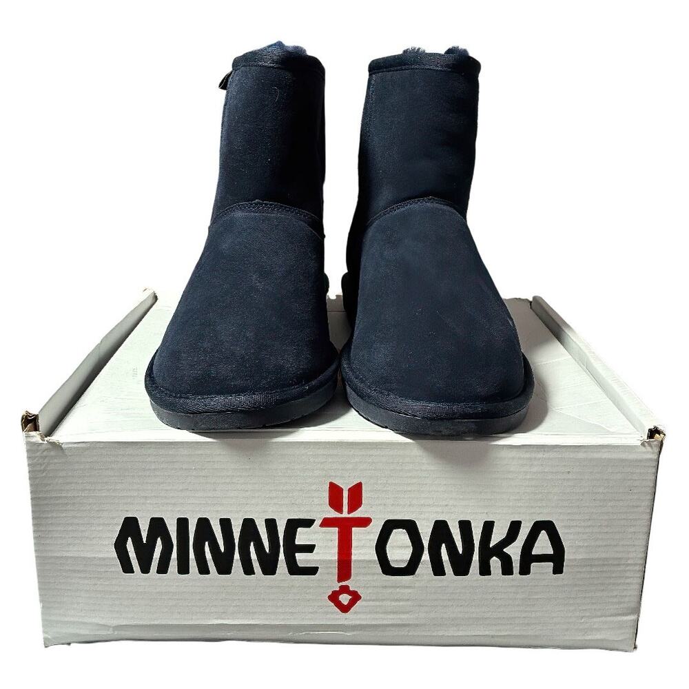 NIB MinneTonka Plymouth Short Navy Women's Boots Size 10